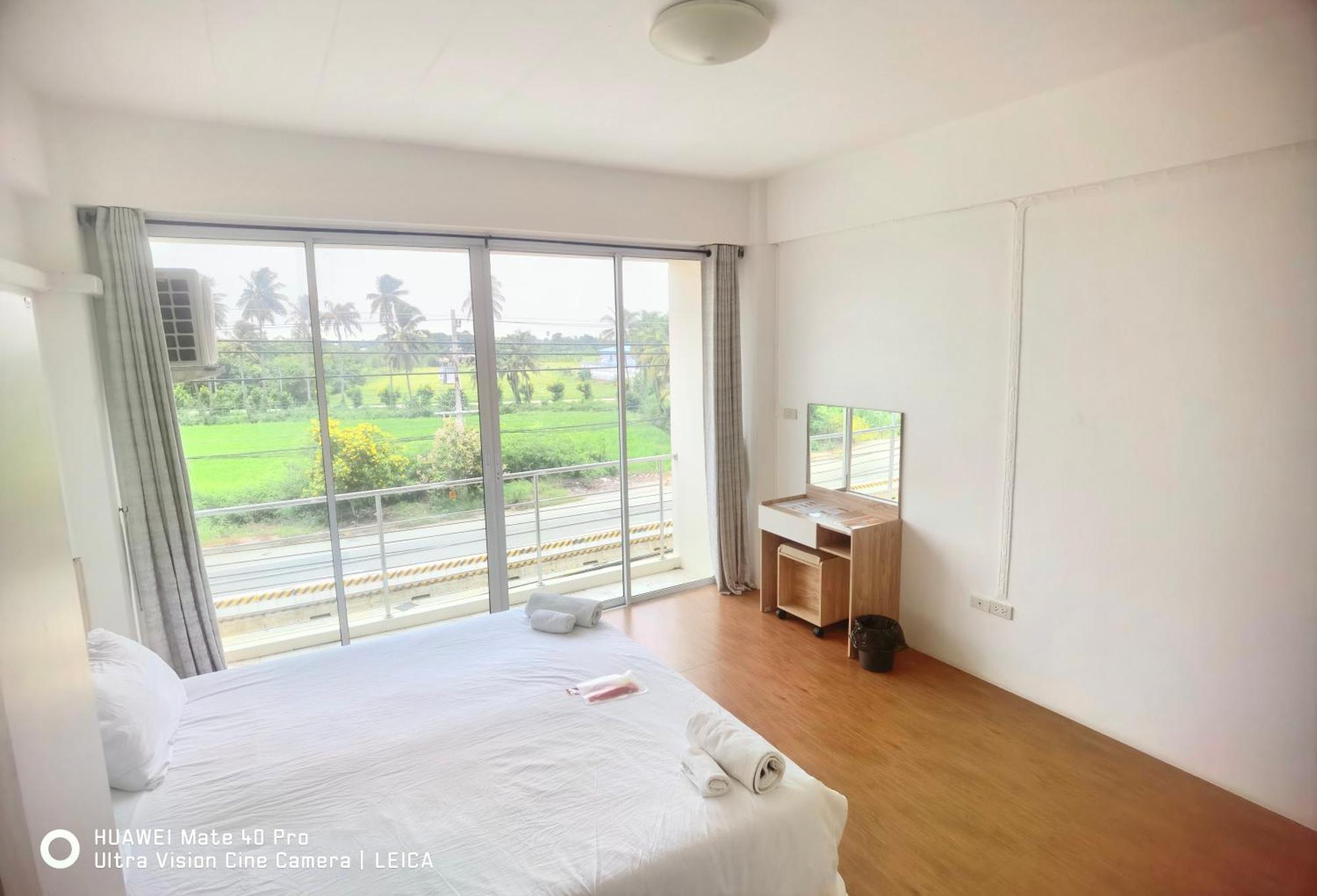 115 Townhouse Hotel Ban Khlong Krang Екстериор снимка